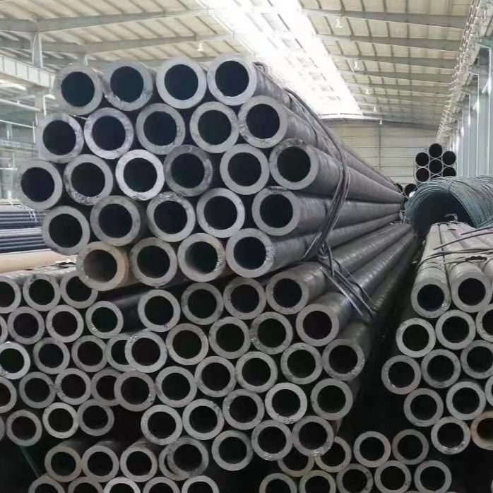 ASTM Metalle Legierte nahtlose Stahlröhrchen DIN Mittlere Härte 12M Automotive Nicht geöltes API